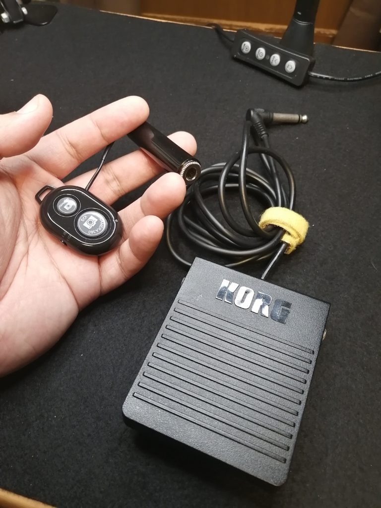 KORGのペダルと共に。